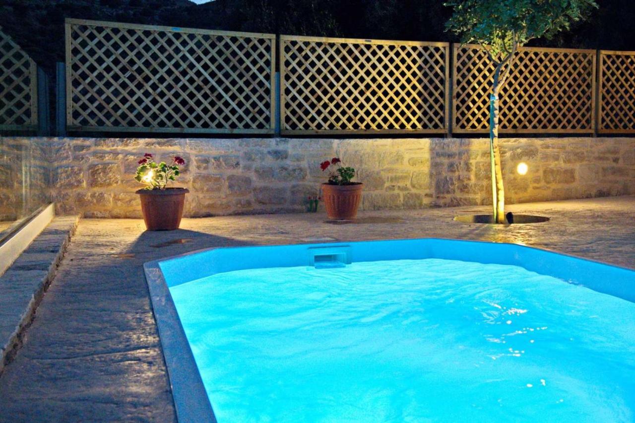 Holiday home Cretelia House *