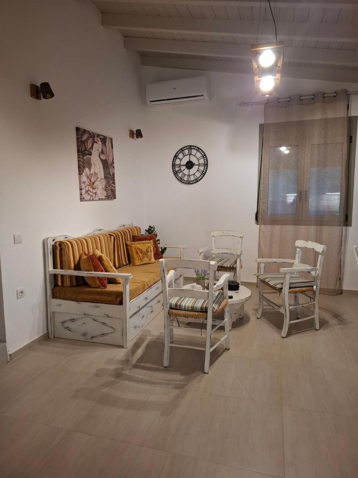 Cretelia House *